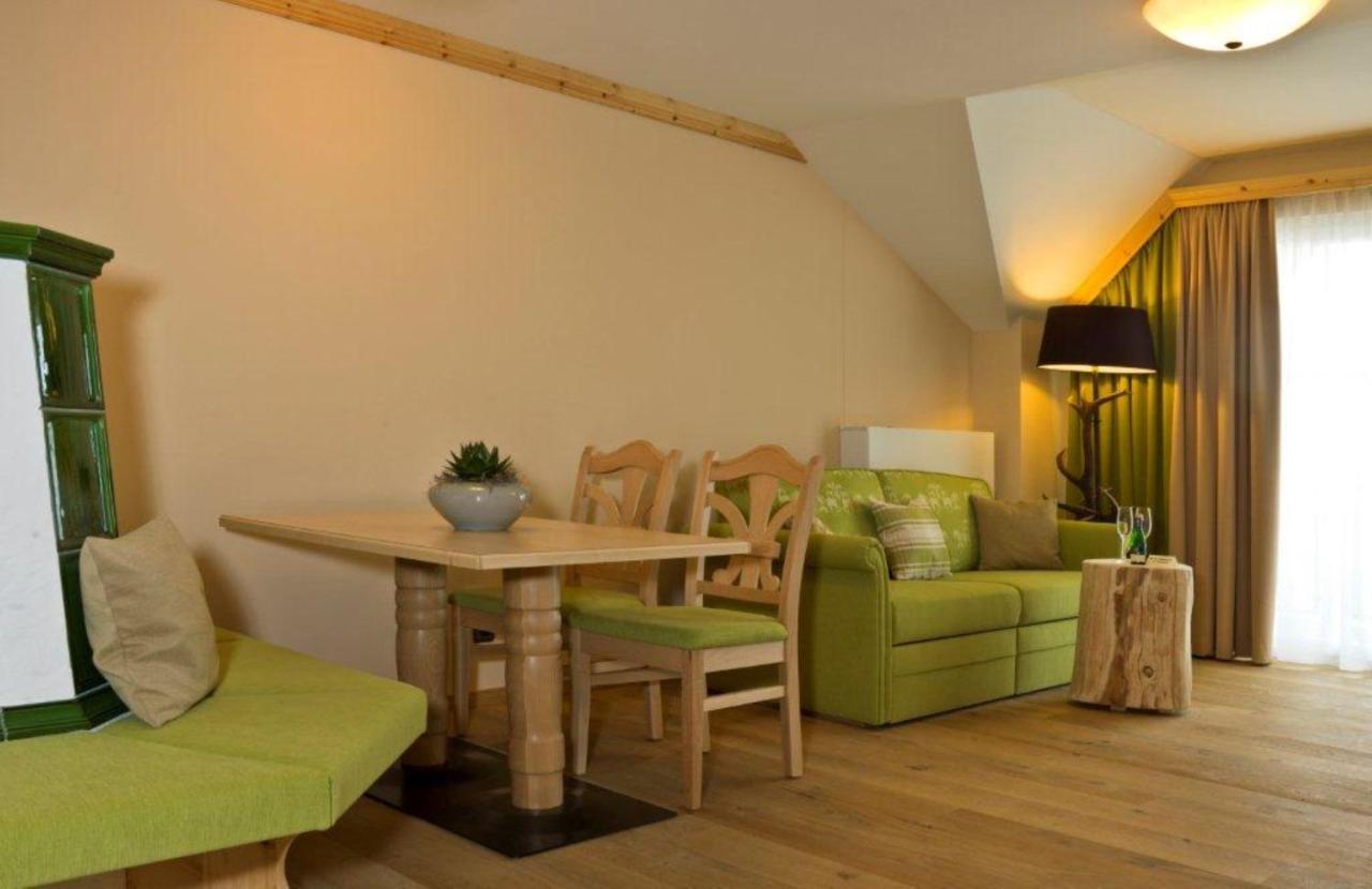 Ortner'S Resort Bad Füssing Exteriér fotografie A living room