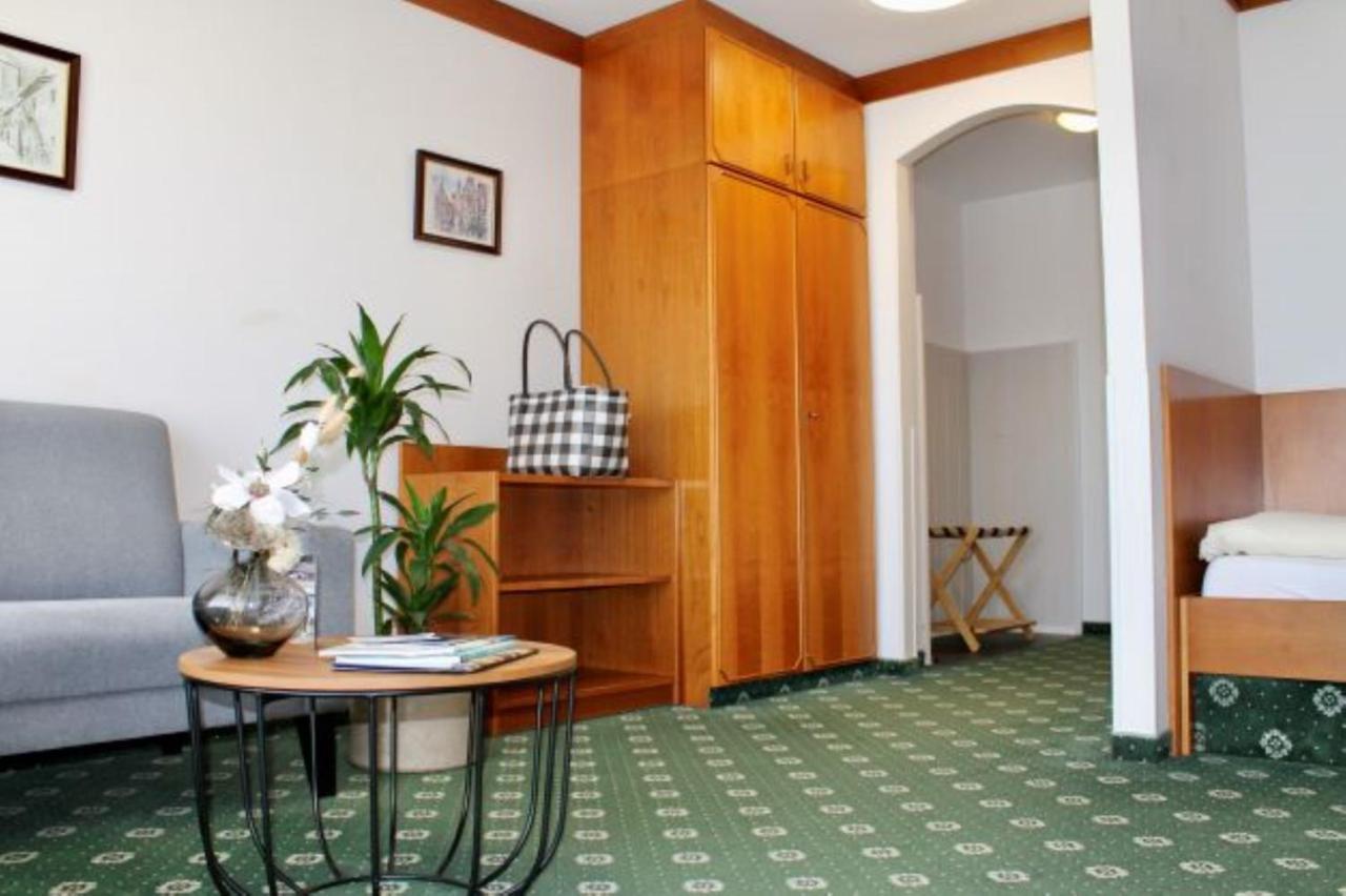 Ortner'S Resort Bad Füssing Exteriér fotografie A typical hotel room