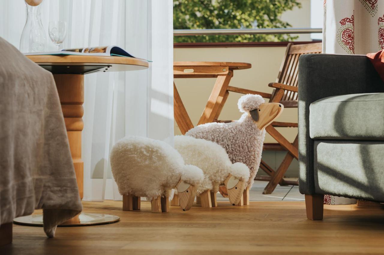 Ortner'S Resort Bad Füssing Exteriér fotografie The sheep family